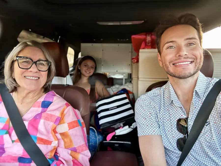 Gigi, Perry Kate and Clayton traveling together